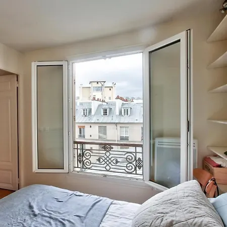 Charming 2 In The Heart Of Bastille パリ